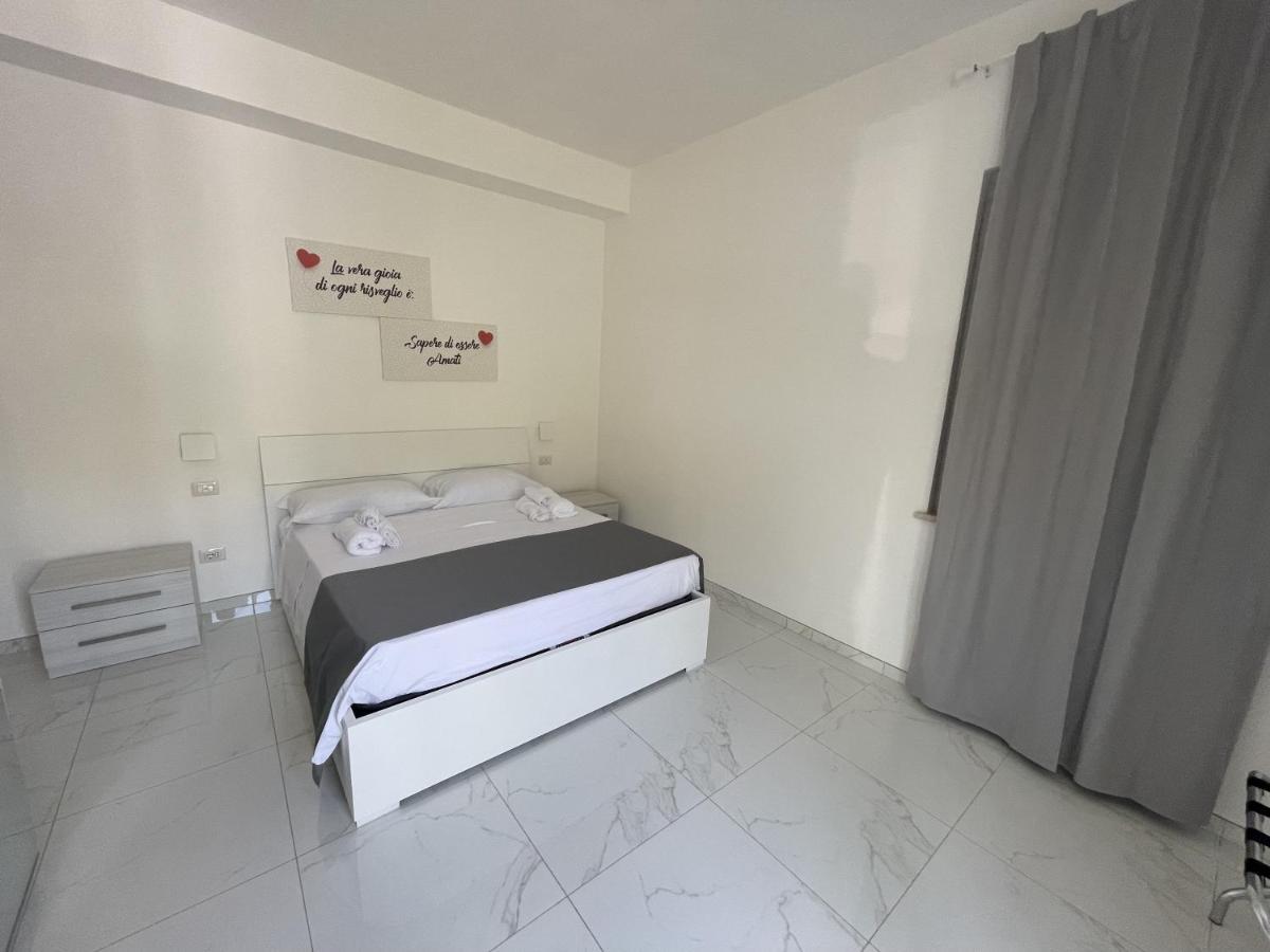 تيراتشينا B&B Il Suono Della Campagna المظهر الخارجي الصورة