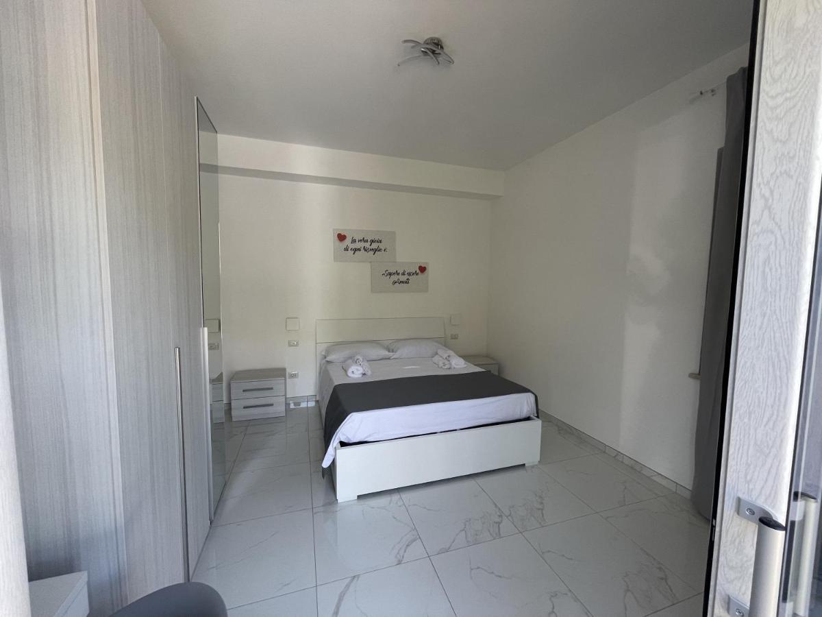 تيراتشينا B&B Il Suono Della Campagna المظهر الخارجي الصورة